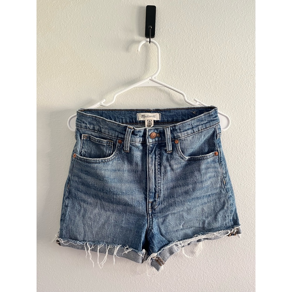 Madewell • Medium Wash Distressed Denim Shorts